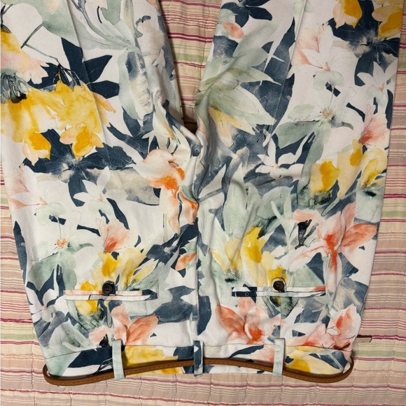 Zara Multicolor Floral Cropped Pants - Picture 6 of 8